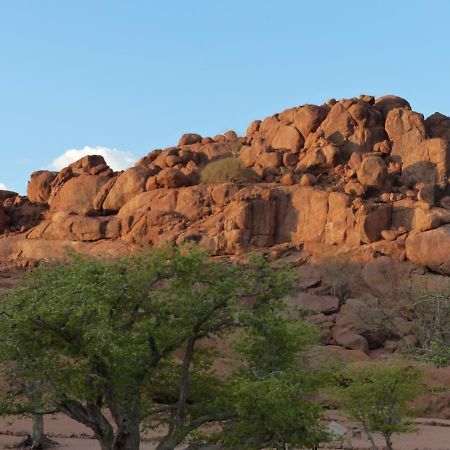 Ozohere Campsite And Himba Village Uis 외부 사진