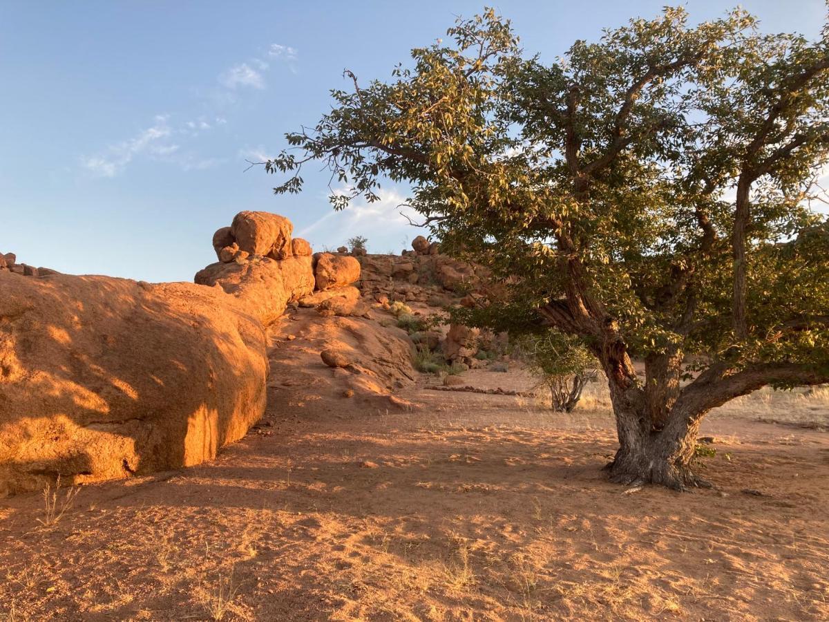 Ozohere Campsite And Himba Village Uis 외부 사진