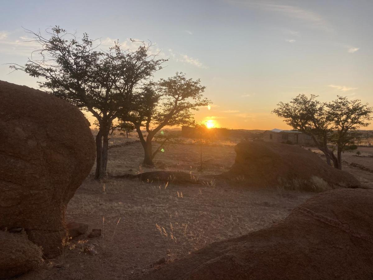 Ozohere Campsite And Himba Village Uis 외부 사진