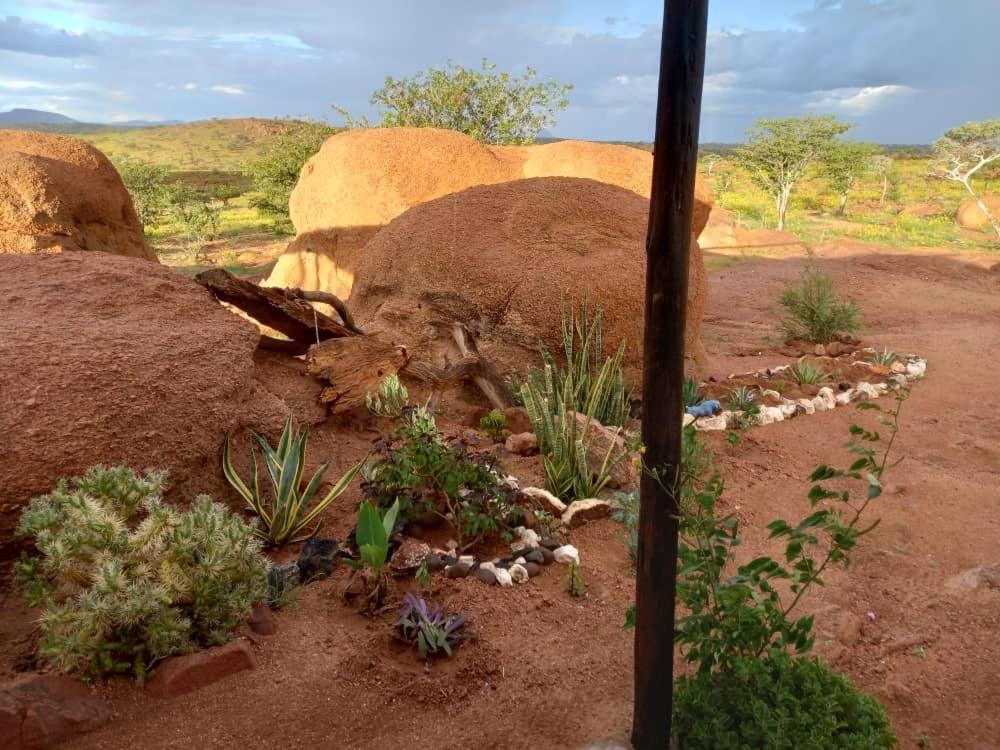 Ozohere Campsite And Himba Village Uis 외부 사진