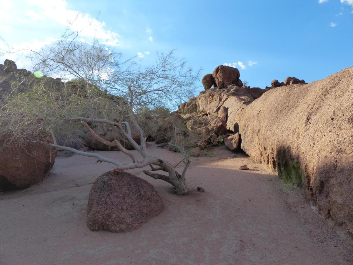 Ozohere Campsite And Himba Village Uis 외부 사진